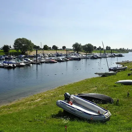 Recreatiepark En Jachthaven Rhederlaagse Meren * Lathum