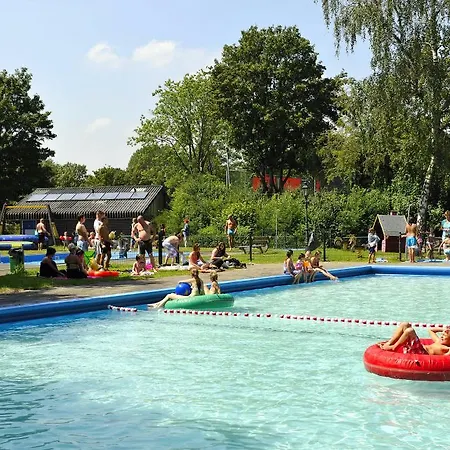 Recreatiepark En Jachthaven Rhederlaagse Meren בית נופש