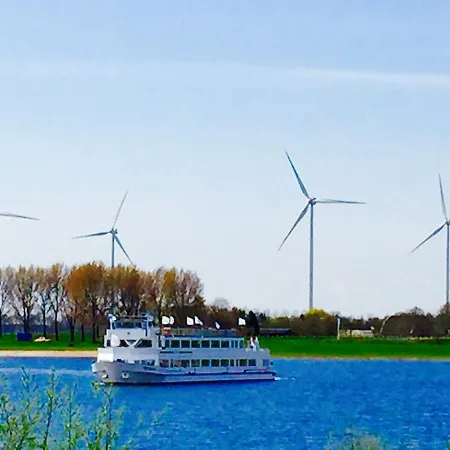 Recreatiepark En Jachthaven Rhederlaagse Meren בית נופש Lathum