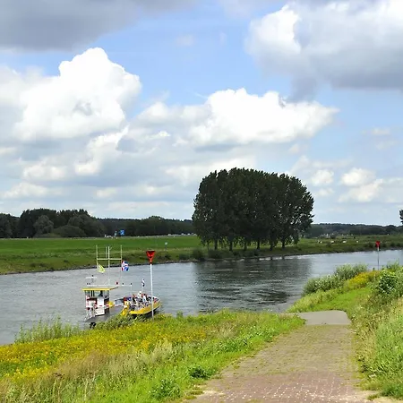 Recreatiepark En Jachthaven Rhederlaagse Meren Lathum