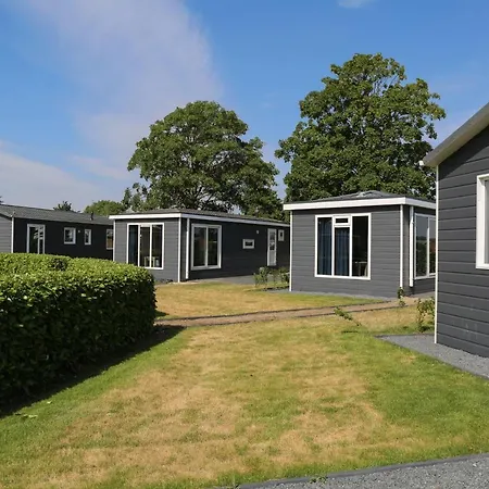 בית נופש Recreatiepark En Jachthaven Rhederlaagse Meren *