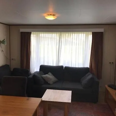 בית נופש Recreatiepark En Jachthaven Rhederlaagse Meren *