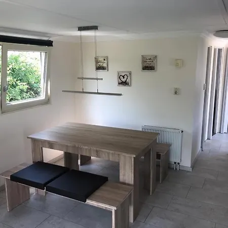 Recreatiepark En Jachthaven Rhederlaagse Meren בית נופש